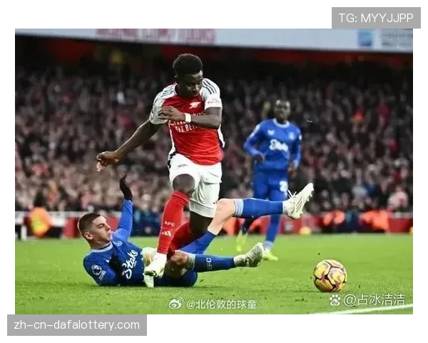 埃弗顿0-1阿森纳 巴里争抢弹跳球倒地未获点球